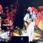 Carlos-Santana-190407a