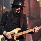 Mick-Mars-191130a