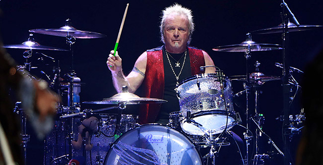 Joey-Kramer-Aerosmith-200211a