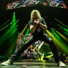 Def-Leppard-210808a