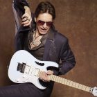 Steve-Vai-211202a