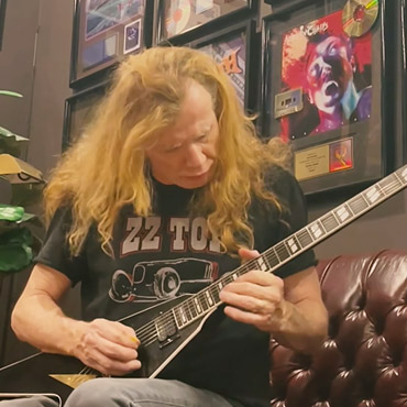 Dave-Mustaine-220401a