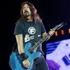 Foo-Fighters-230518a