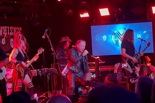 Bruce Dickinson 240414