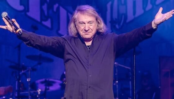 Foreigner-251129