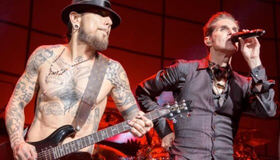 Janes Addiction 251218