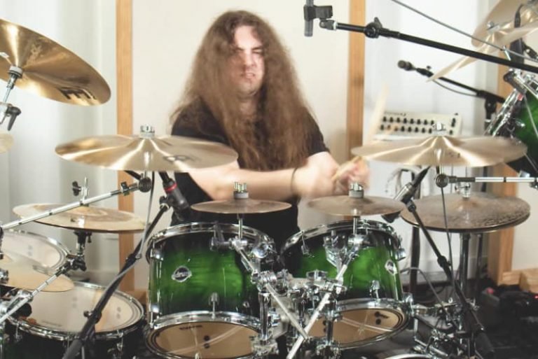 Testament-251130-768x513