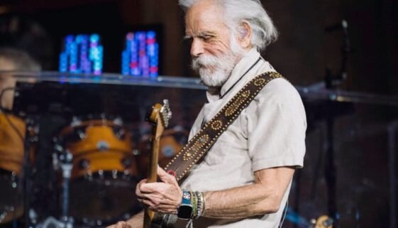 Bobby Weir 260111
