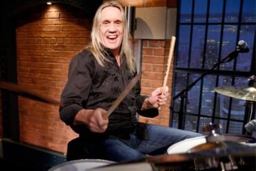 Nicko McBrain 260228