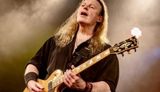 Roland-Grapow-260408