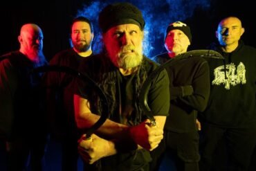 Six-Feet-Under-260428