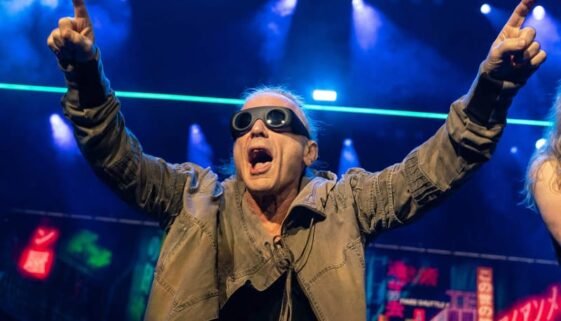 Bruce-Dickinson-260514