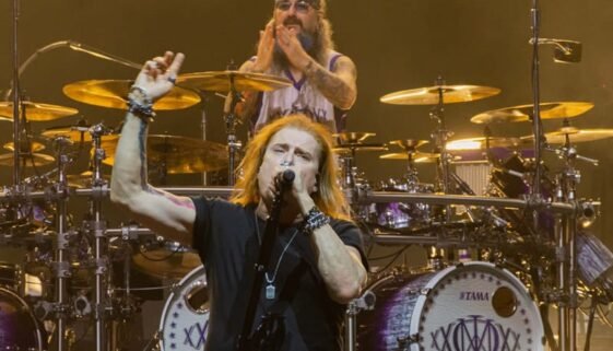 Dream-Theater-260510