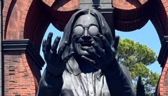 Estatua-de-Ozzy