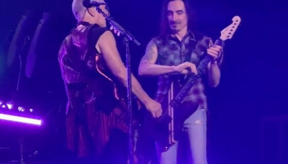 Def-Leppard-Nuno-Bettencourt-Extreme